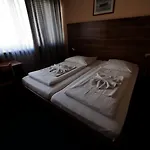 アルパー　ホテル　ポツダメール　プラッツ