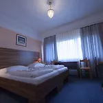 アルパー　ホテル　ポツダメール　プラッツ