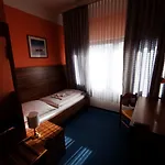 アルパー　ホテル　ポツダメール　プラッツ 3*