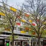 Alper Am Potsdamer Platz 3*