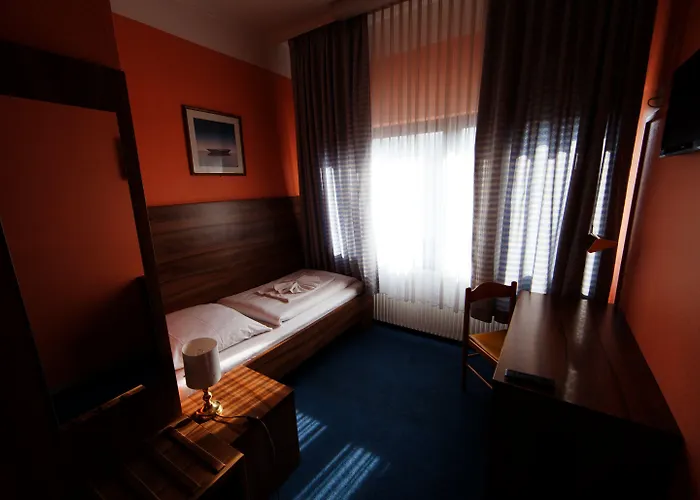 Alper Am Potsdamer Platz 3*