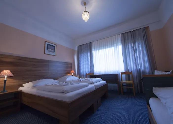 Alper Am Potsdamer Platz