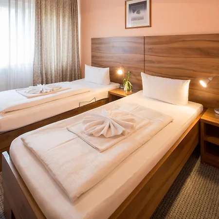 Alper Am Potsdamer Platz